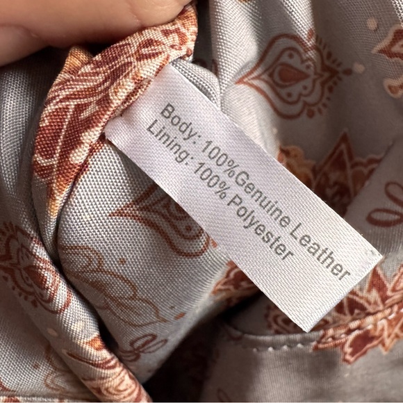 HOBO Gray Leather Stevie Fringe Clutch - Picture 11 of 13